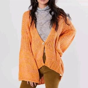 Free People Hometown Cardigan sz Med. Perfect like new condition.